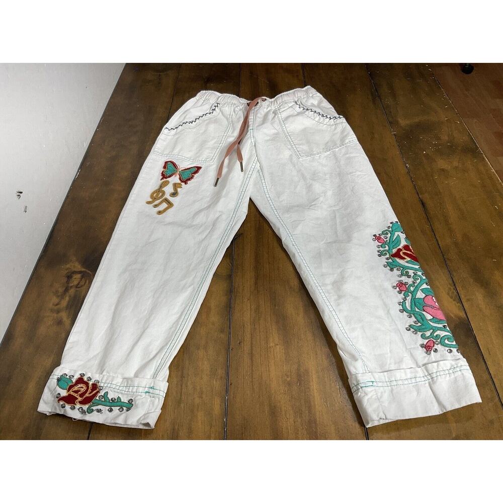 Double D Ranch White Cropped Pants with Colorful Embroidery